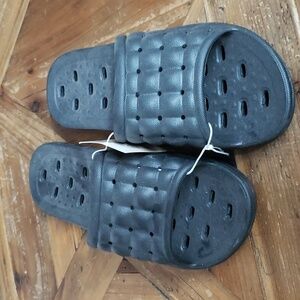 Teri fashion design slip on flip flops